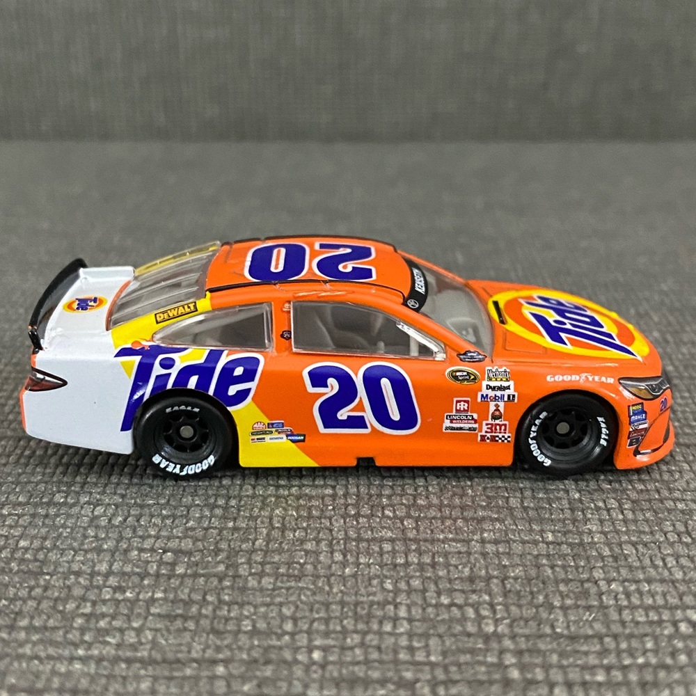 NASCAR Matt Kenseth - Picture 2 of 6